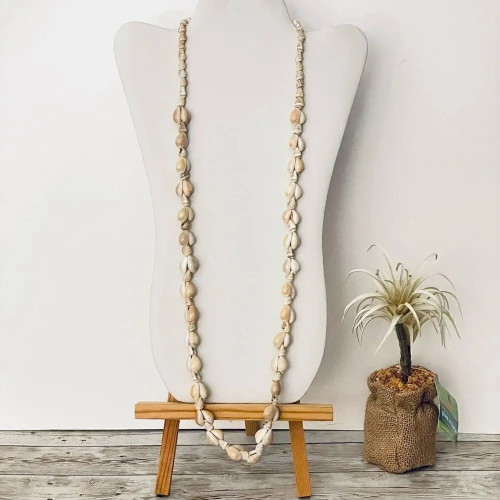 Vintage Gorgeous Ivory white Natural Seashell Sea Shell 17” Drop Long Necklace